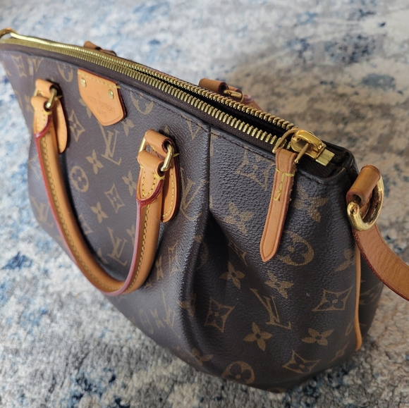 Louis Vuitton Turenne - Picture 3 of 6